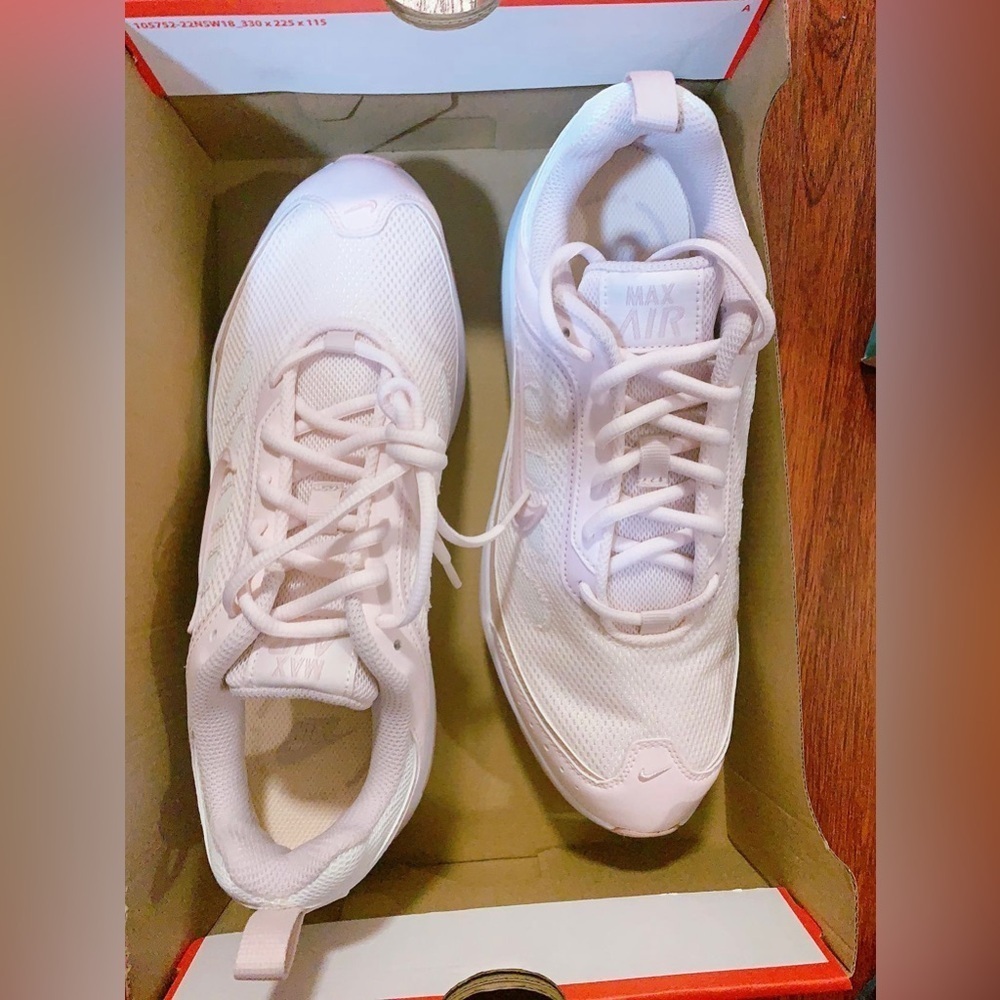 NWT Nike Air Max AP Women’s Shoes 11 light pink‎ color - Picture 8 of 12